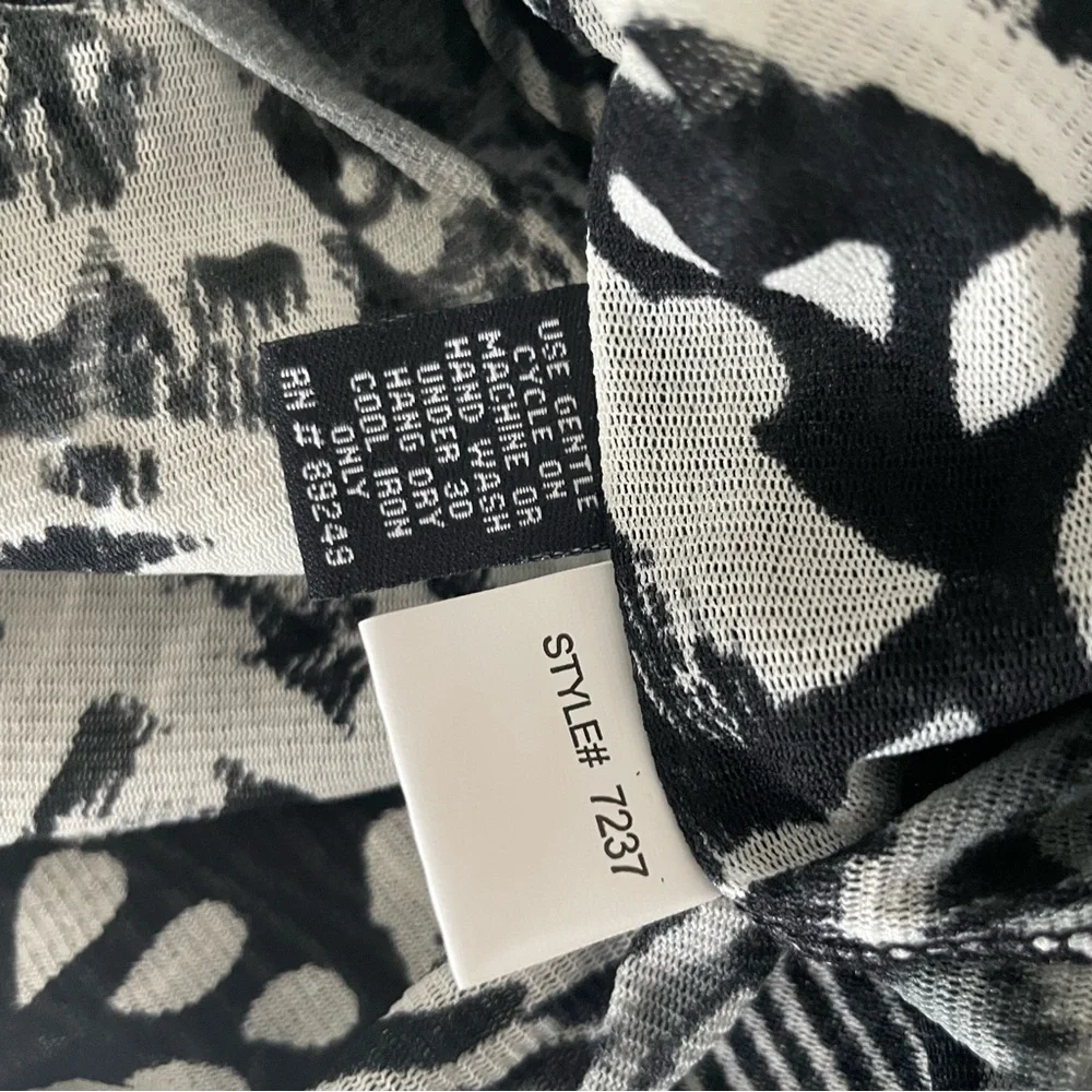 Lynn Richie Silver tank top and matching cardigan set - Picture 10 of 11